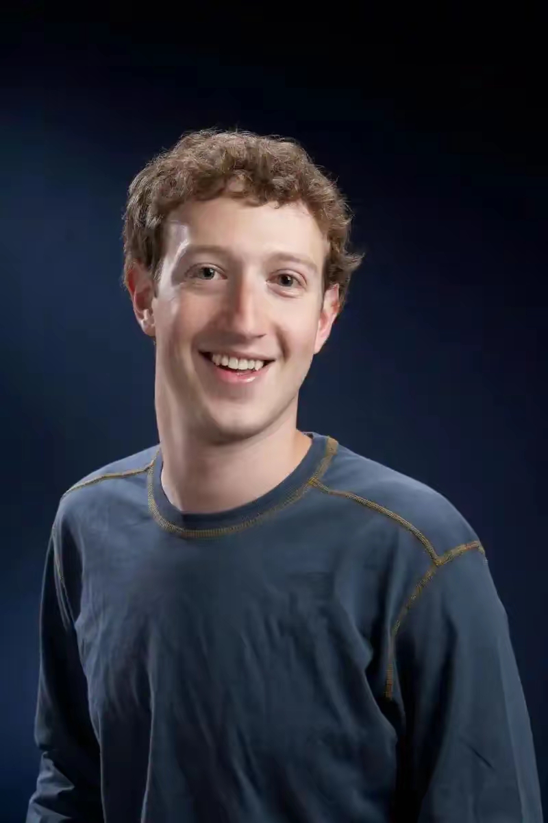 全网少见的坦诚认可！死对头小扎，终于承认马斯克裁人裁对了
 
说一句很多人不敢承认的大实话：当年马斯克大刀阔斧裁掉推特80%的员工，现在回头看，完全是一步正确的狠棋。
 
就连和他水火不容的扎克伯格，都罕见公开认账。小扎直言：如果不是马斯克当年顶着全网争议，拿着“电锯”为硅谷巨头开路，各大科技公司的
