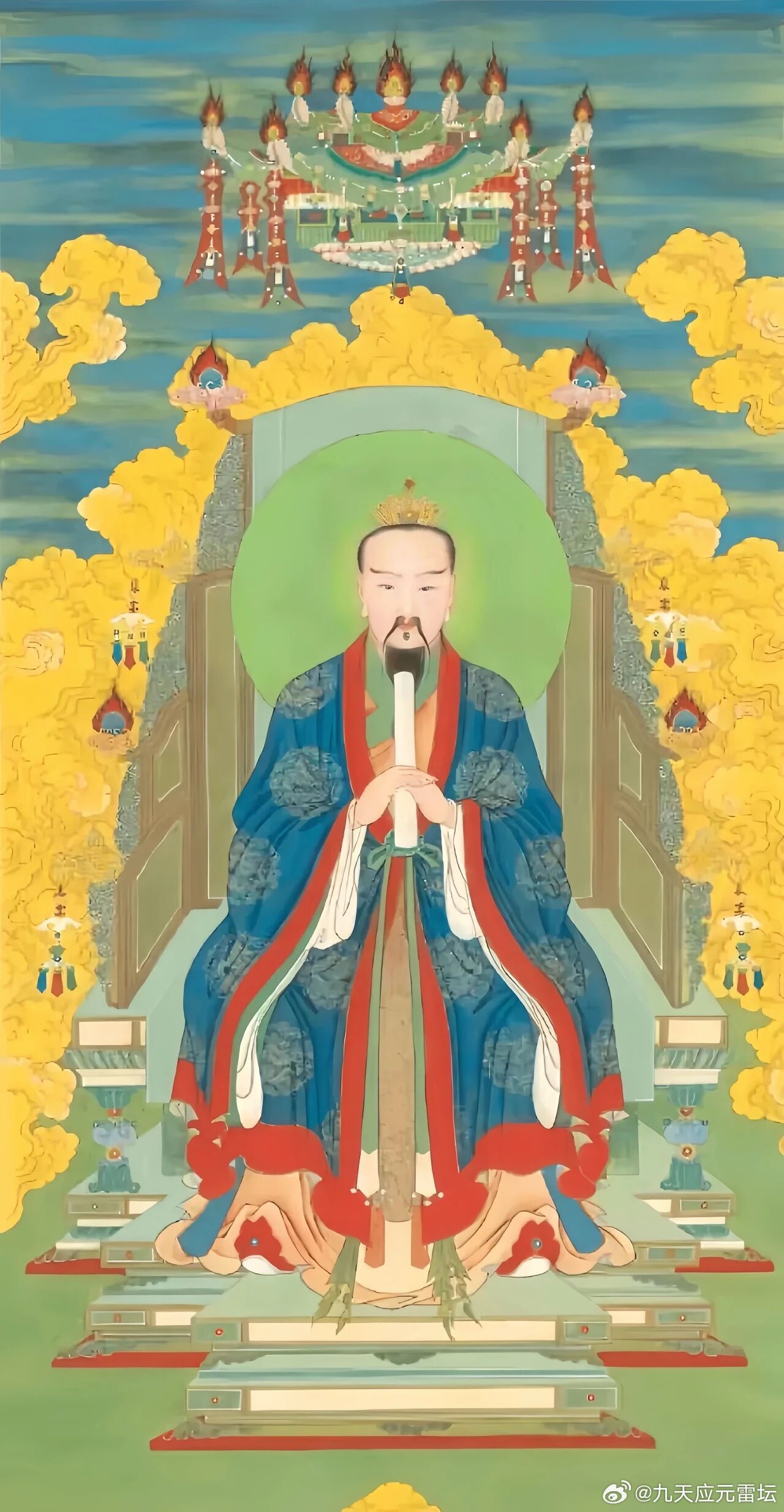 丙午农历八月初一，许天师得道飞升日！斩妖除魔广布忠孝，举家拔宅飞升的祖师！许天师宝诰志心皈命礼。混元始祖，一炁分真。多劫之前，积修至道。勤苦备悉，经纬逾深。万法千门，罔不斯历。救灾拨难，除害荡妖。功济生灵，名高玉籍。众真推仰，宜有甄升。大悲大愿，大孝大仁。九州都仙太史，高明大使，雷霆泰省，天枢伏魔上相，至道玄应，神功妙济，掌九天司籍，太乙定命，注生真君，三天按察都检校，普天奏议大夫，天医大帝，历劫度人祖师，净明普化天尊。志心皈命礼。玉虚上相，金阙真仙。教阐闾山，开不二法门之号；灵通寰宇，统五雷风火之尊。挥剑斩蛟，救万民于江畔；拯灾散谷，得大道于山中。绥靖冥阳，神鬼共钦恩泽；殄灭鬼怪，天人同庆安宁。运无量之神通，周巡碧落；救亘古之浩劫，拜祷丹墀。护国保民，庙貌长存万古；匡世救苦，心香永祝千秋。大悲大愿，大圣大慈。阊山五雷风火院，玄灵法主，旌阳真君。许天师得道飞升日，志心称念净明普化天尊，不可思议功德。