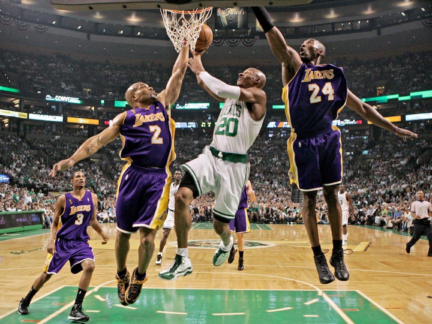 Ray Allen 2008

#nba##雷阿伦##科比##费舍尔# ​