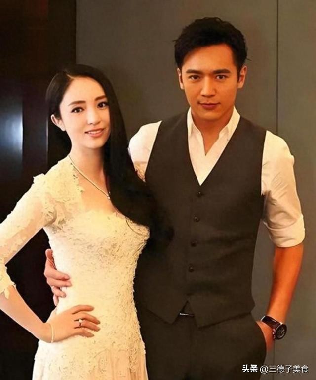 一个男人事业毁了，名声没了，还背着两千多万的债，他手里还能剩下什么？
2018年3月，高云翔在悉尼拍戏时被警方逮捕。董璇变卖房产、掏空积蓄，凑了300万澳元把他保出来。那会儿没人知道后面会怎样。
后来两人离婚了。2019年7月，高云翔滞留澳洲回不来，离婚手续是线上视频办的。
再后来，2020年3月，