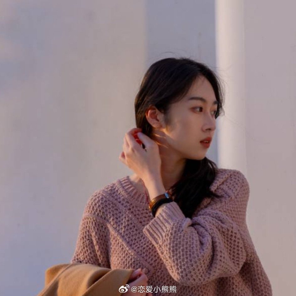性别：女
城市：重庆市沙坪坝区
星座：金牛座
年龄：24
身高：162
体重：50kg
工作：公务员
自我介绍：情绪稳定，温柔大方，气质内敛，爱好看书、逛展、看集市、听音乐
理想的Ta：真诚、认真，对家庭有责任有担当，双方朝着结婚目的发展  ​