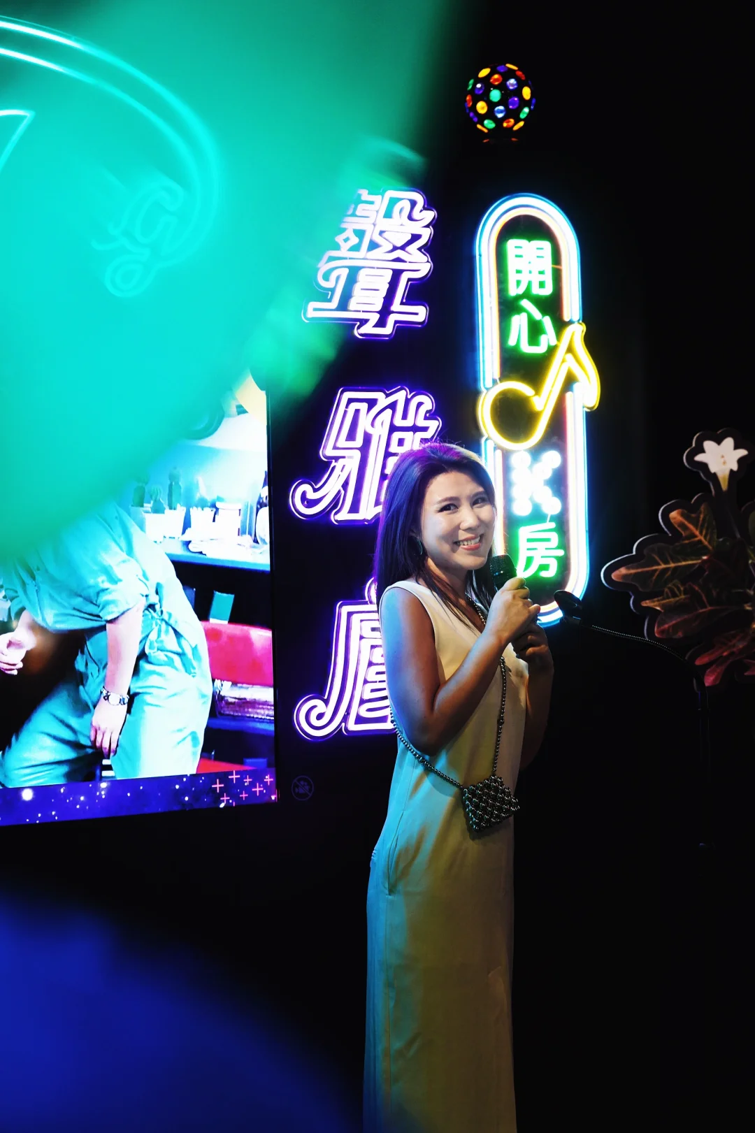 香港新展｜港片黄金年代，笑着笑着就哭了…