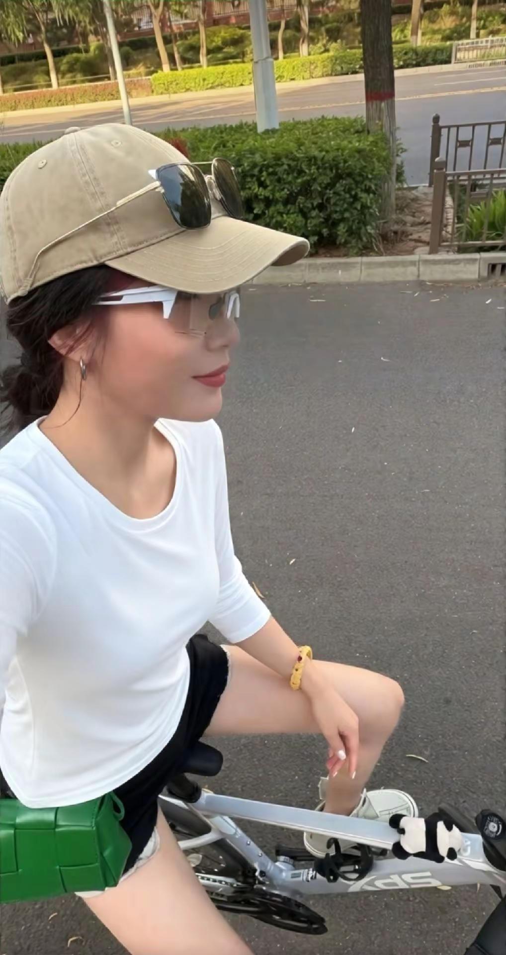 去看马拉松咯