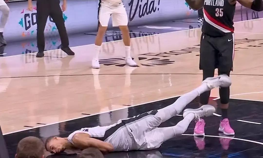 文班亚马摔倒冲击力超2000公斤，伤病风险远超市面预估 这次文班亚马的...