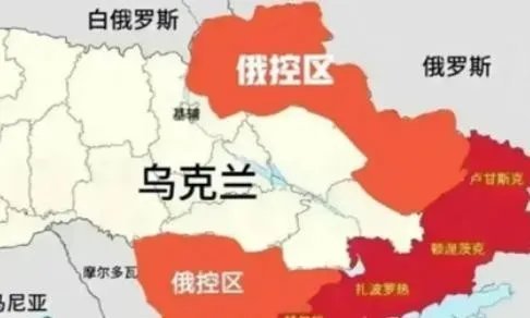 自2022年乌东的赫尔松、扎波罗热、顿涅茨克和卢甘斯克写入俄罗斯宪法后，领土问题上的锁定，注定了俄罗斯不可能在谈判桌上后退半步。而乌克兰一直高举着“不割地、不妥协”的大旗，从舆论导向到征兵政策，乌克兰自始至终都围绕着“绝不退让”，泽连斯基明白，任何形式的让步，都会被贴上“卖国”的标签 ​