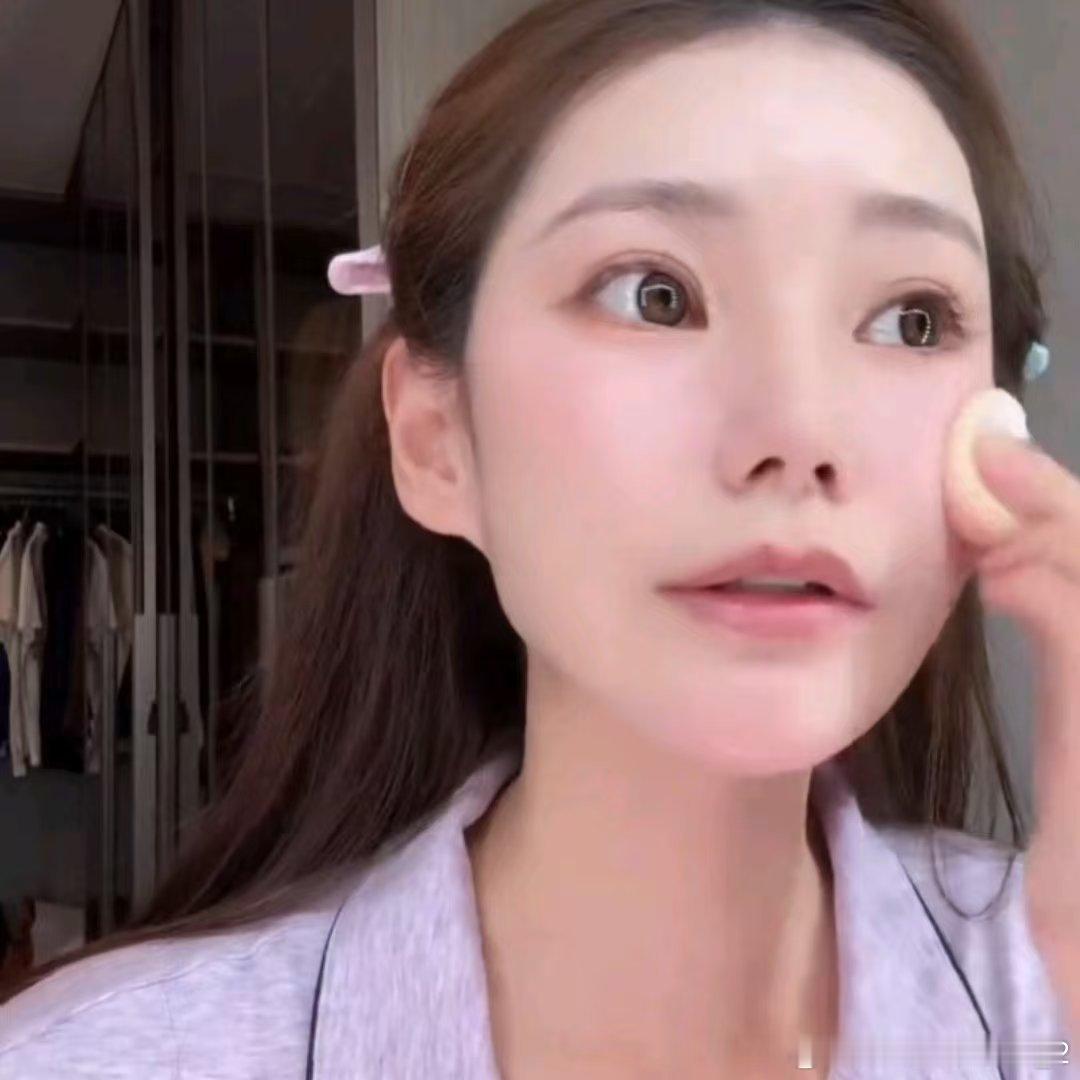 #马筱梅自叹不如杨幂#很喜欢马筱梅这样的处事态度，不盲目沉浸夸奖，清醒认知自我，发自内心欣赏他人的闪光点。 ​