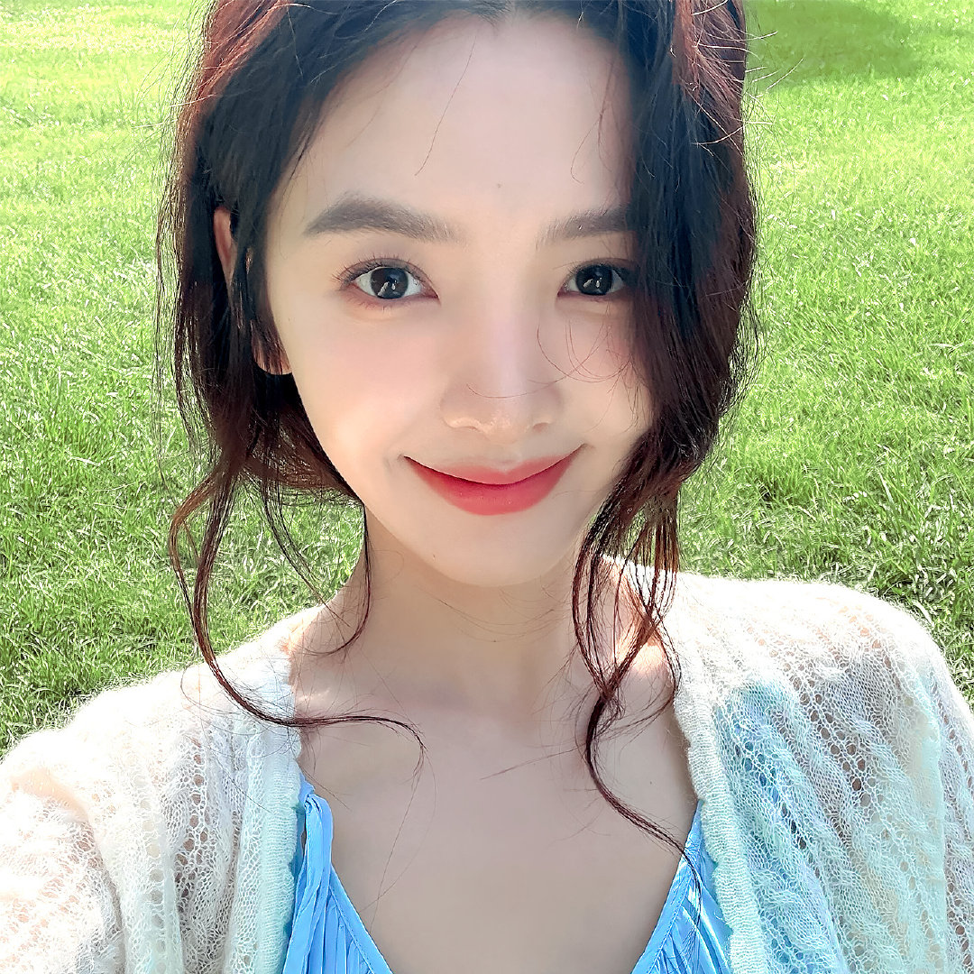章若楠💐🎨🍃* ​