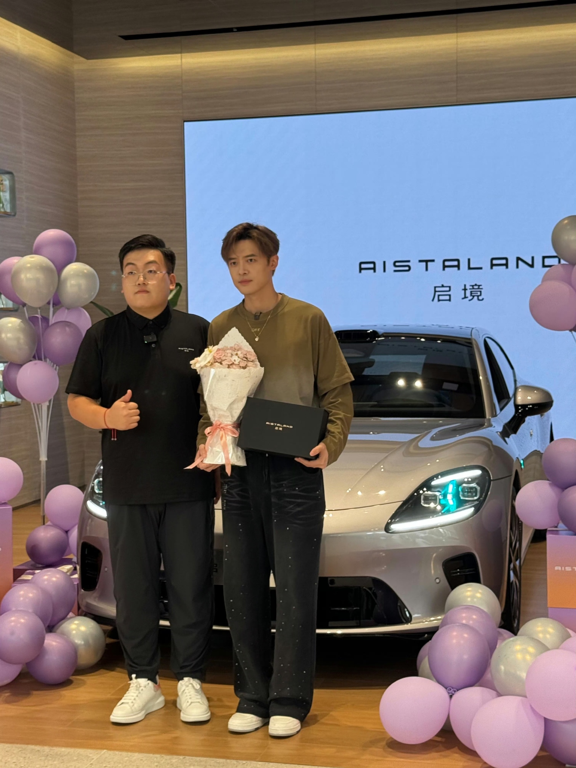 特别是开着自己喜欢的车出去自驾游，因为第一这样是会让你工作更有动力和...