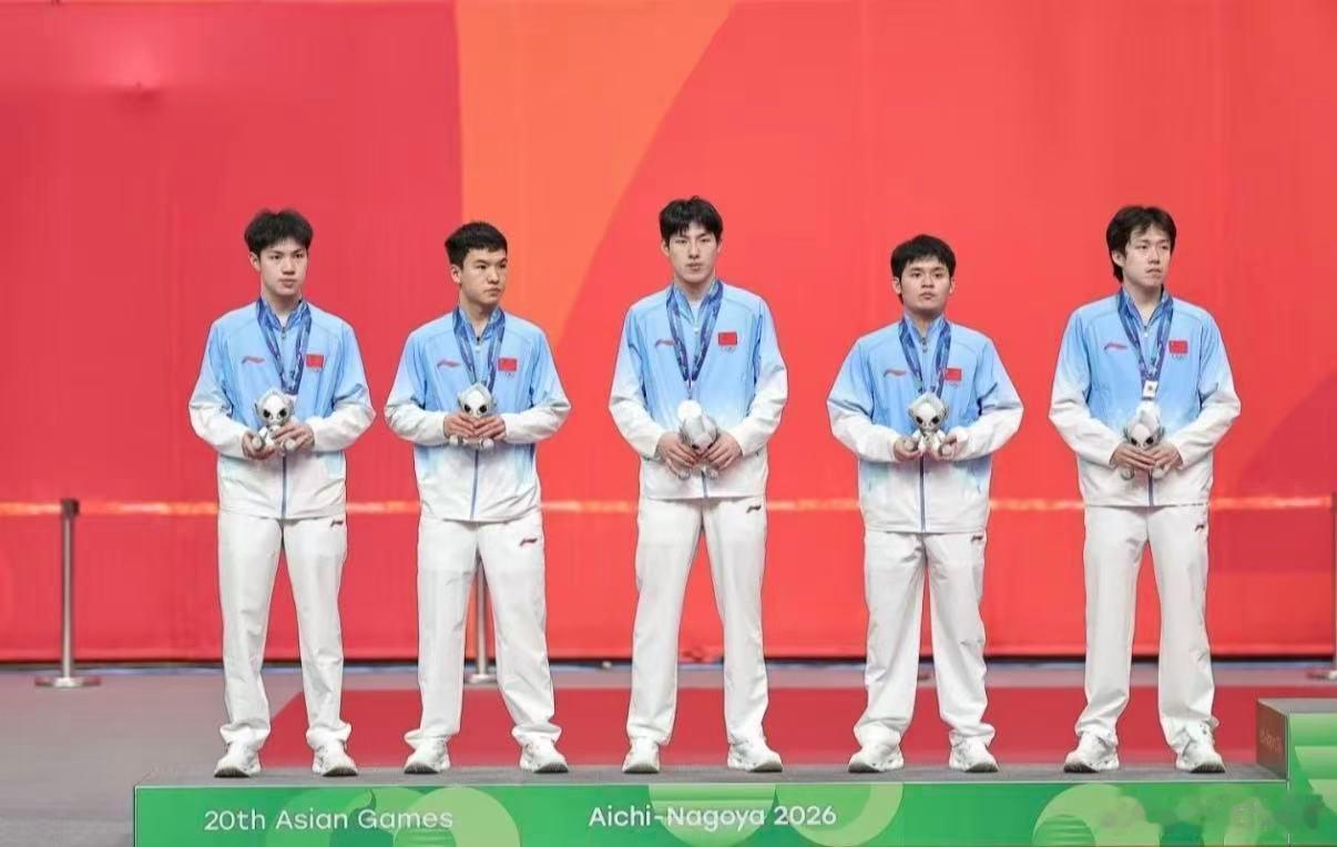  #国乒主力亚运燃尽了#
从男团、单打再到双打，多项目连续征战，亚运之战耗尽主力体能。王楚钦、林诗栋因伤休战中国大满贯 ​