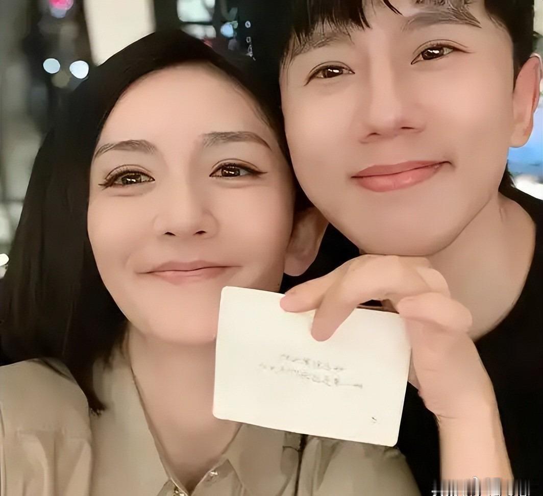 张杰演唱会十字发言冲上热搜，谢娜面子挂不住，模范夫妻人设动摇 ​