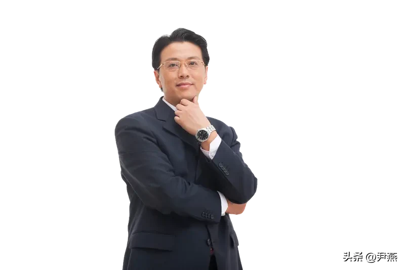 赖岳谦称中国军备毫不逊色 赖岳谦说中国军备毫不逊色，这观点太对了！就拿解放军歼 - 16 远赴非洲联演来说，重型战机、加油机、预警机等协同配合，完成数千公里跨洲兵力投送，这可是一套完整作战体系，说明中国有全球性军事大国的硬件基础。
而且中国海空军主战装备迭代快，驱逐舰、新型战机等成果显著。和西方比，