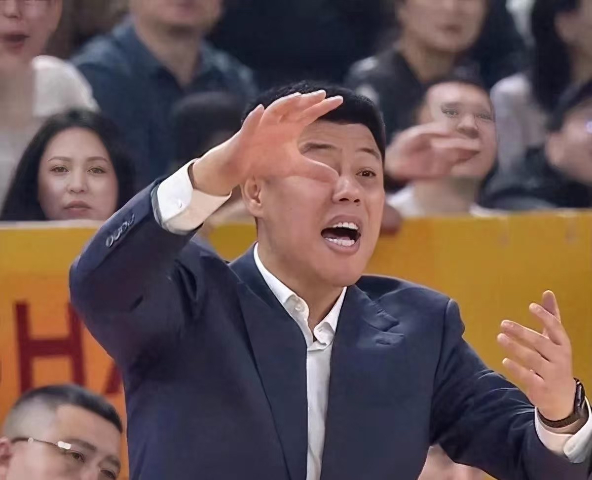 山西主场掀翻广东！迪亚洛10T停赛倒计时，胡明轩7中1，杜锋末节换人像...