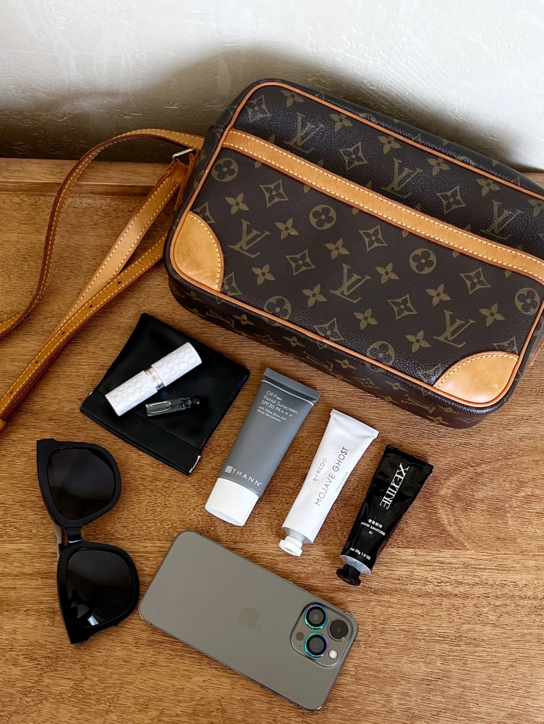 翻包记｜夏季男生日常出行包里有啥❓