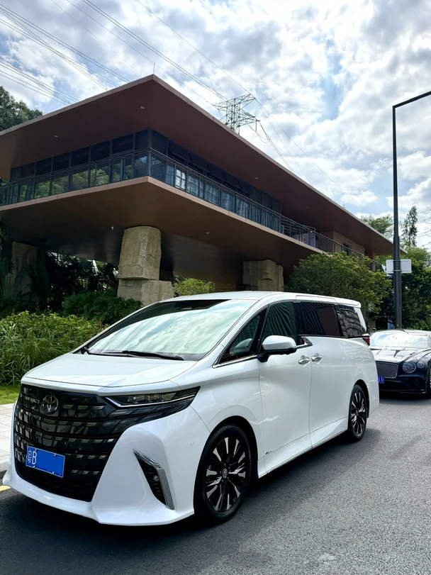埃尔法商务车坐腻了，车在深圳谁要体验🚗