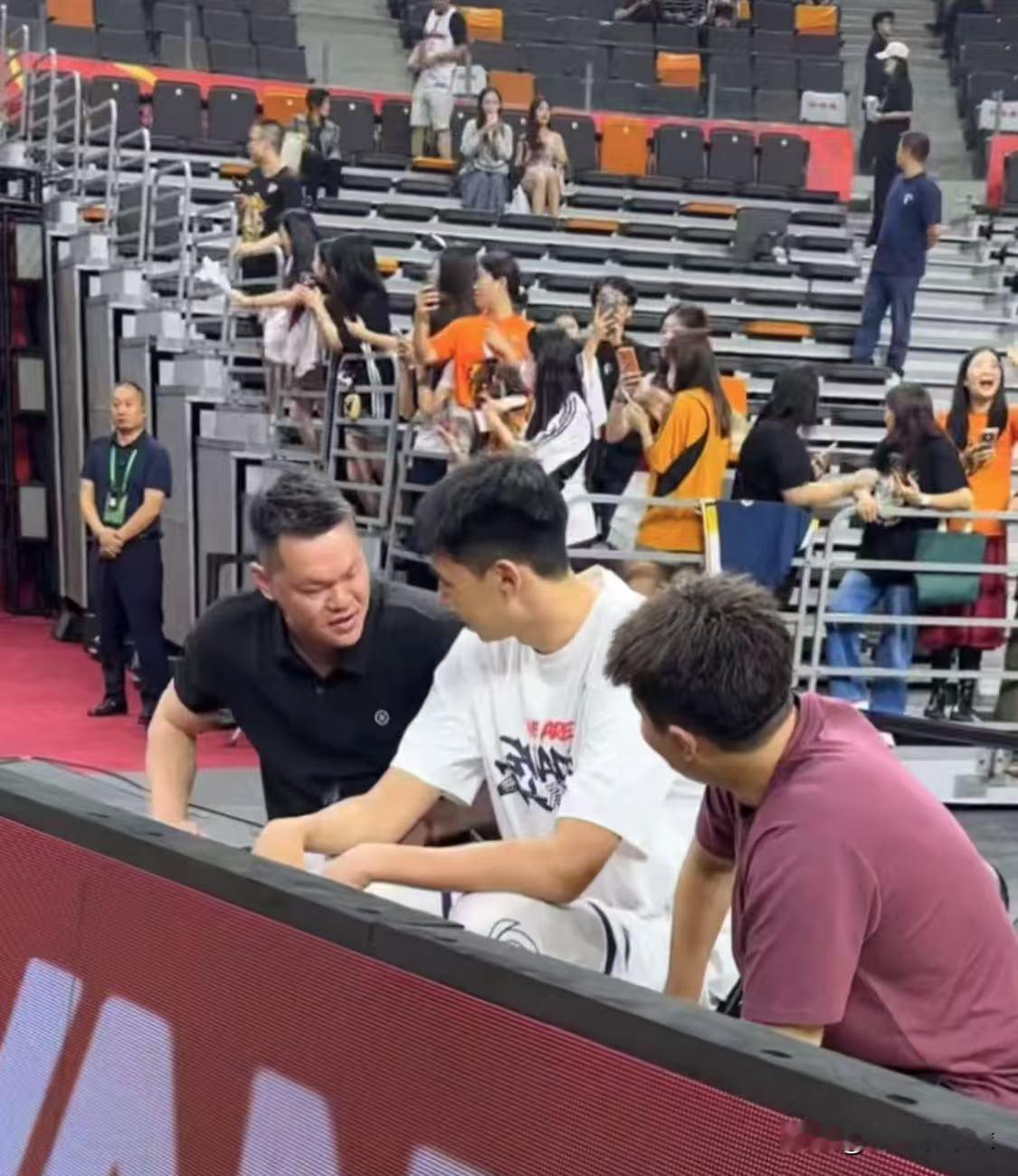 广州以下克上：广东遭遇开门黑！ CBA季后赛12进8，广东男篮VS广州...