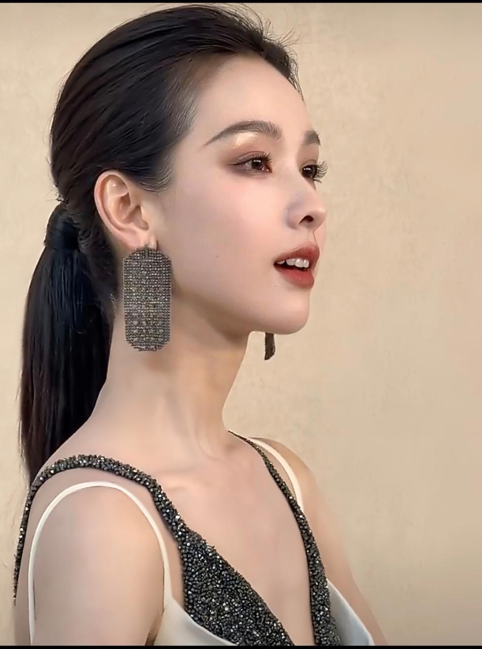 女明星陈都灵展现天资中 ​