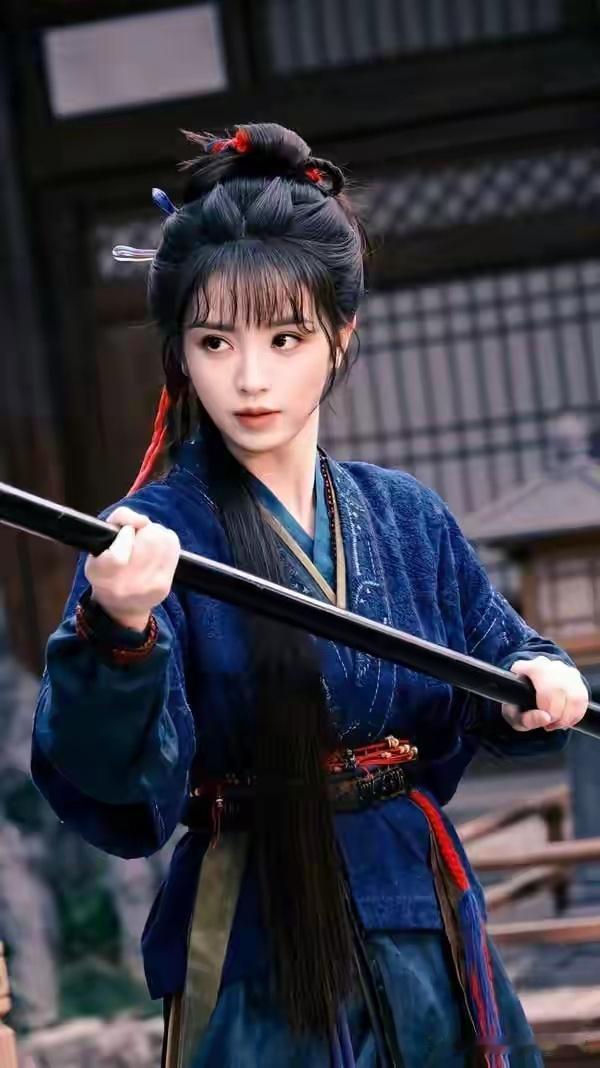 2026古剧10位女主？周雨彤没仙气，白鹿、王楚然美，她不适合古装
2026古装剧女主造型1:周雨彤《太平年
2026古装剧女主造型2:古力娜扎《玉茗茶骨》

2026古装剧女主造型3:迪丽热巴