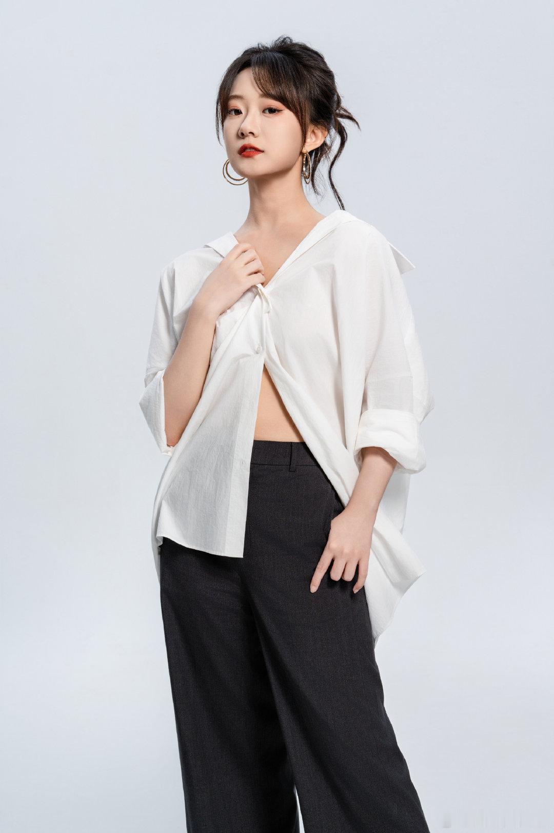 #侯呈玥[超话]#          侯呈玥 ​