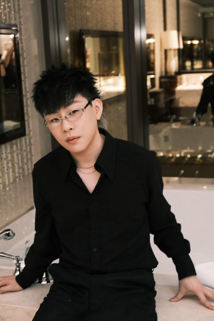 #胡彦斌[超话]#  帅成啥了…… ​