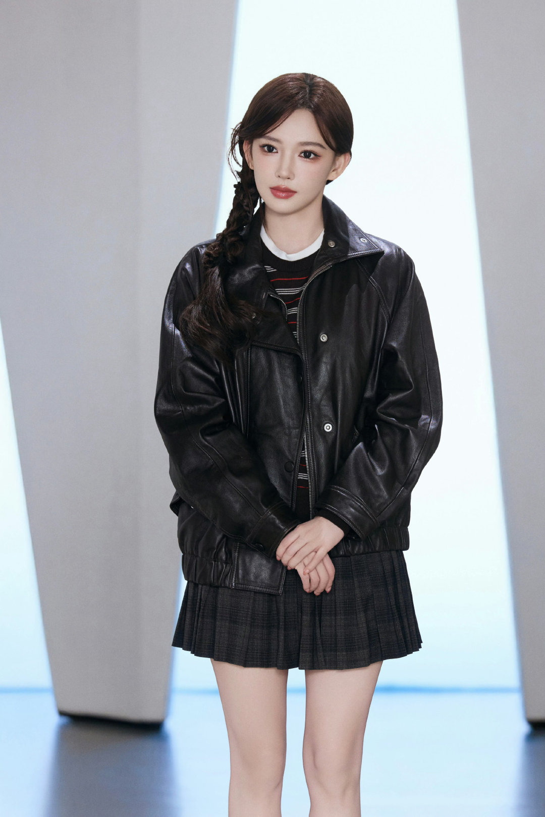 #程潇[超话]# cx#程潇朱美# cx#程潇明日乐园# 

我欣赏日出和日落的静谧 爱着天空 也深爱着你

​