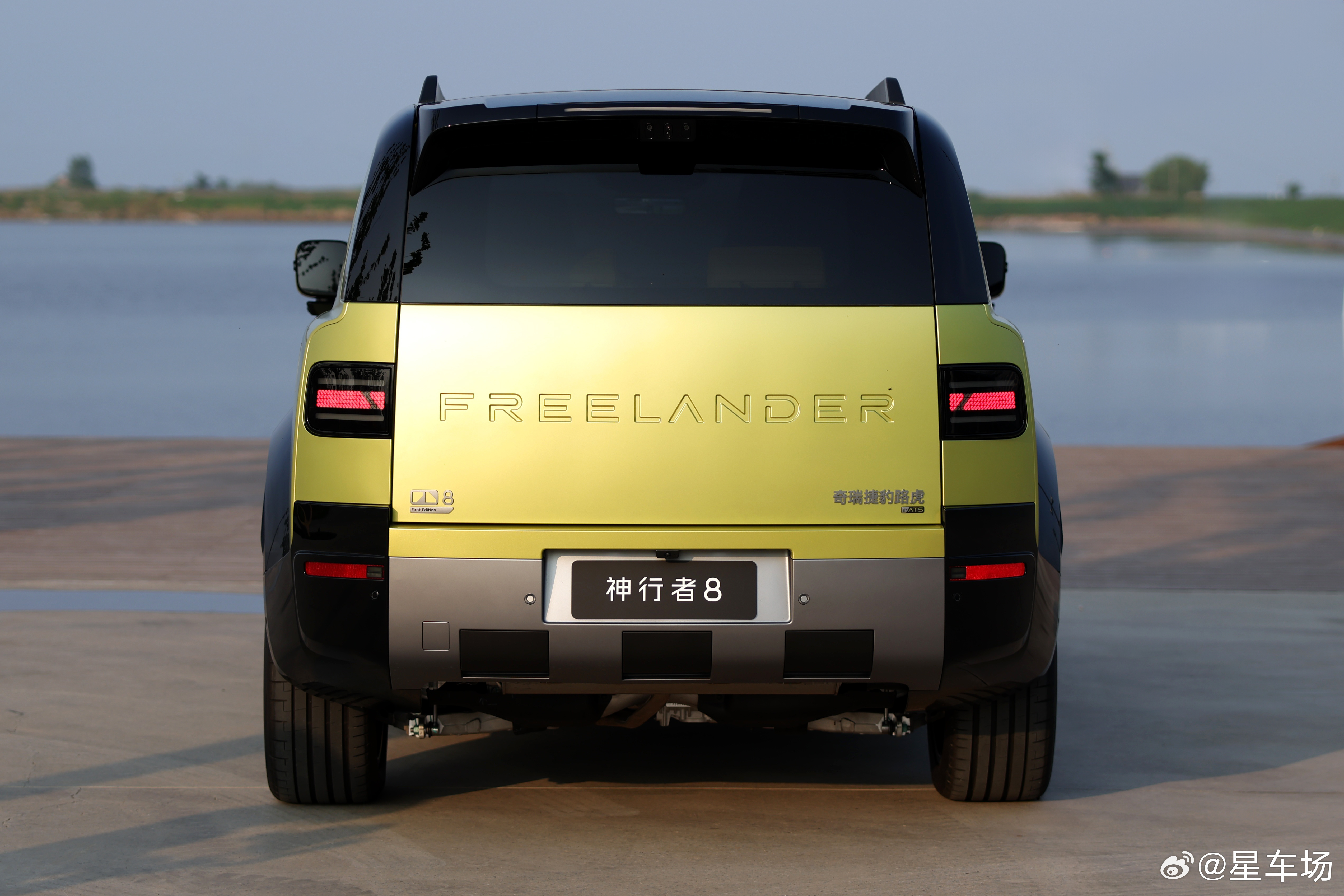 漫步阿那亚海边，海风裹挟戏剧艺术氛围，见证神行者8首度重磅亮相。碧海沙...