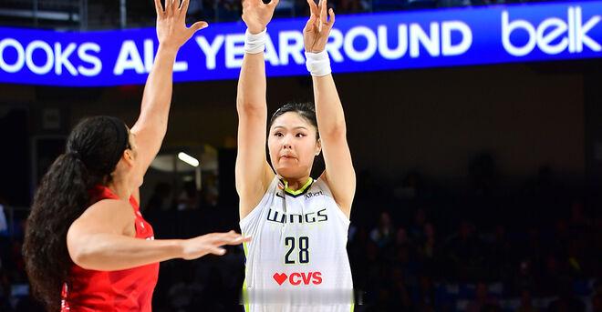 WNBA常规赛，飞翼81-82惜败梦想。此役李月汝替补出场24分钟贡献...