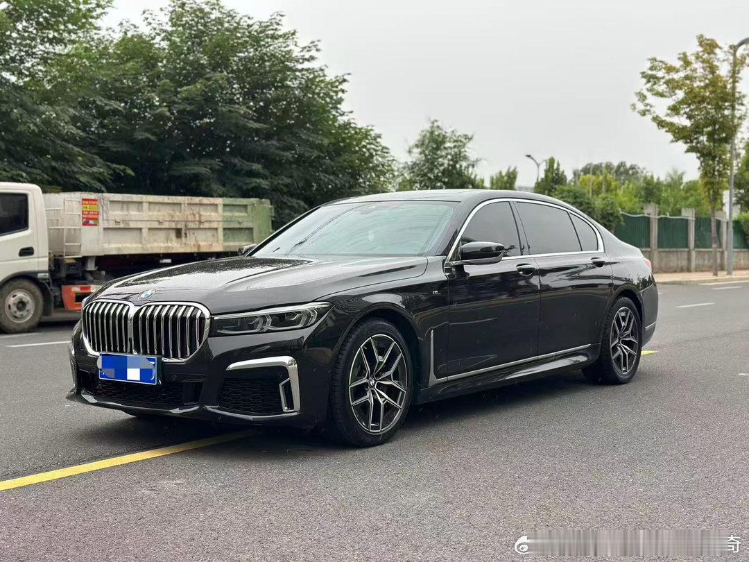 【车辆名称】2021款 宝马7系 730Li M运动套装
【上牌时间】2021年01月
【行驶里程】10.00万公里
【车辆排量】2.0T
【车辆价格】24.80万
【联系方式】15890561589#生活手记# ​