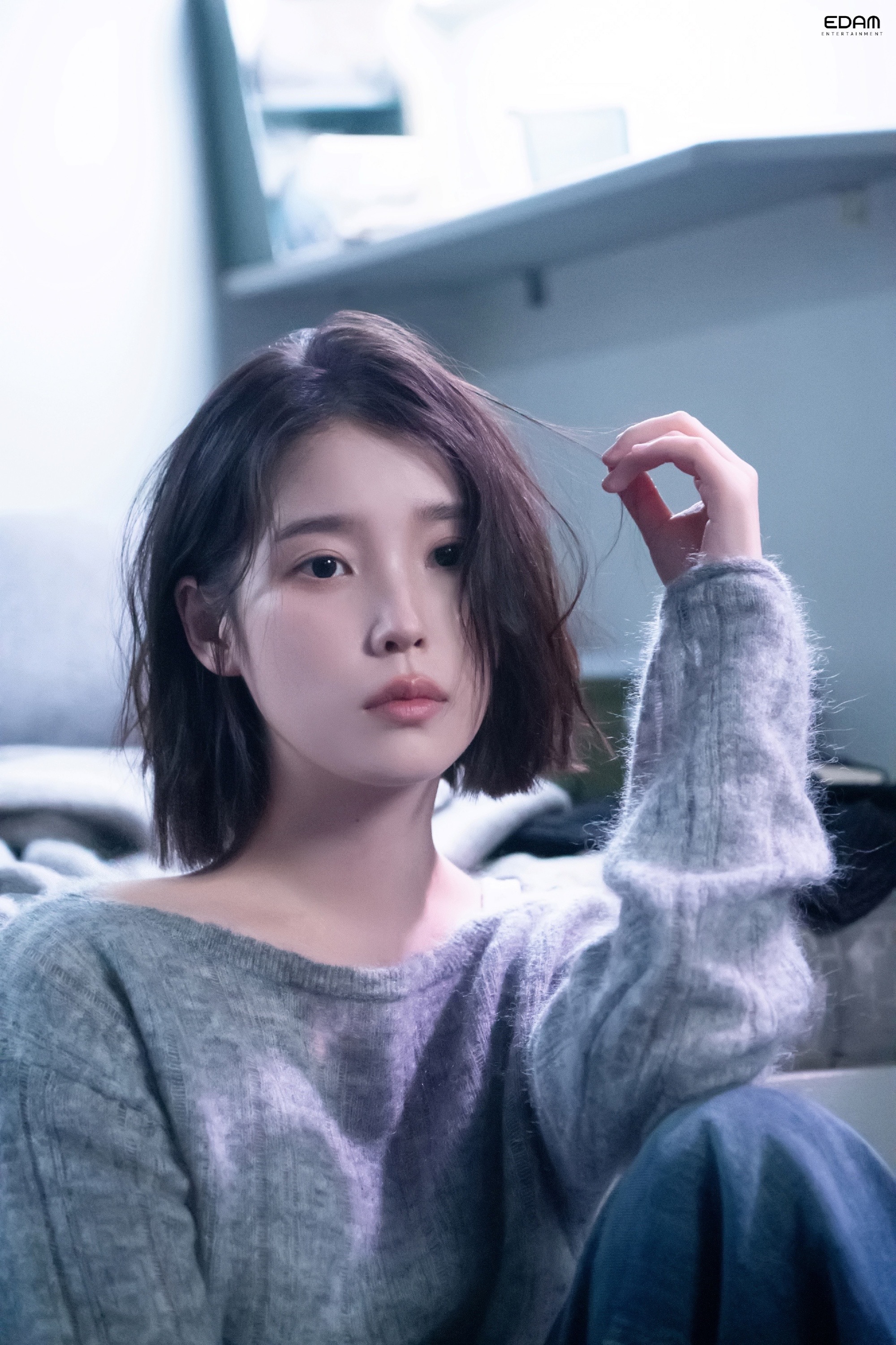 IU