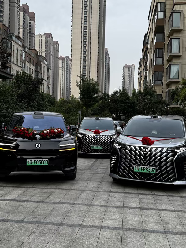 在山东临沂，怎么会有这么帅的婚车队！🚗