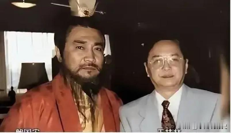 “能演就演，不能演就滚蛋！摆这么大的架子，我伺候不起！”1991年央视版《三国演义》筹备阶段，一名原定出演曹操的演员因索要专属进口专车，直接丢掉了这个分量极重的角色。

王扶林摔了电话，在办公室里来回踱步。副导演小心翼翼地问，要不要再和李法曾那边沟通一下，毕竟时间太紧了。王扶林摆摆手：“不用了。心思
