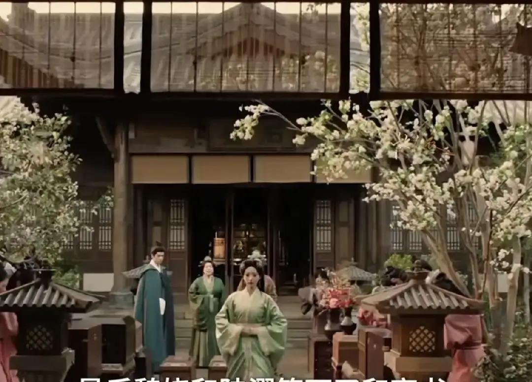 《嫁金钗》里魏娆非要跟陆濯和离，根本不是不爱了，而是她骨子里的自卑和清醒在作祟。
看着陆濯挨了祖父的家法，听着那些“配不上世家宗妇”的难听话，她心里那道坎彻底过不去了。
更扎心的是周芙这层身世。
魏娆太害怕了。
她怕自己血脉里淌着和周芙一样的冷血，更怕陆濯那股子不管不顾的深情，最后重蹈她父亲