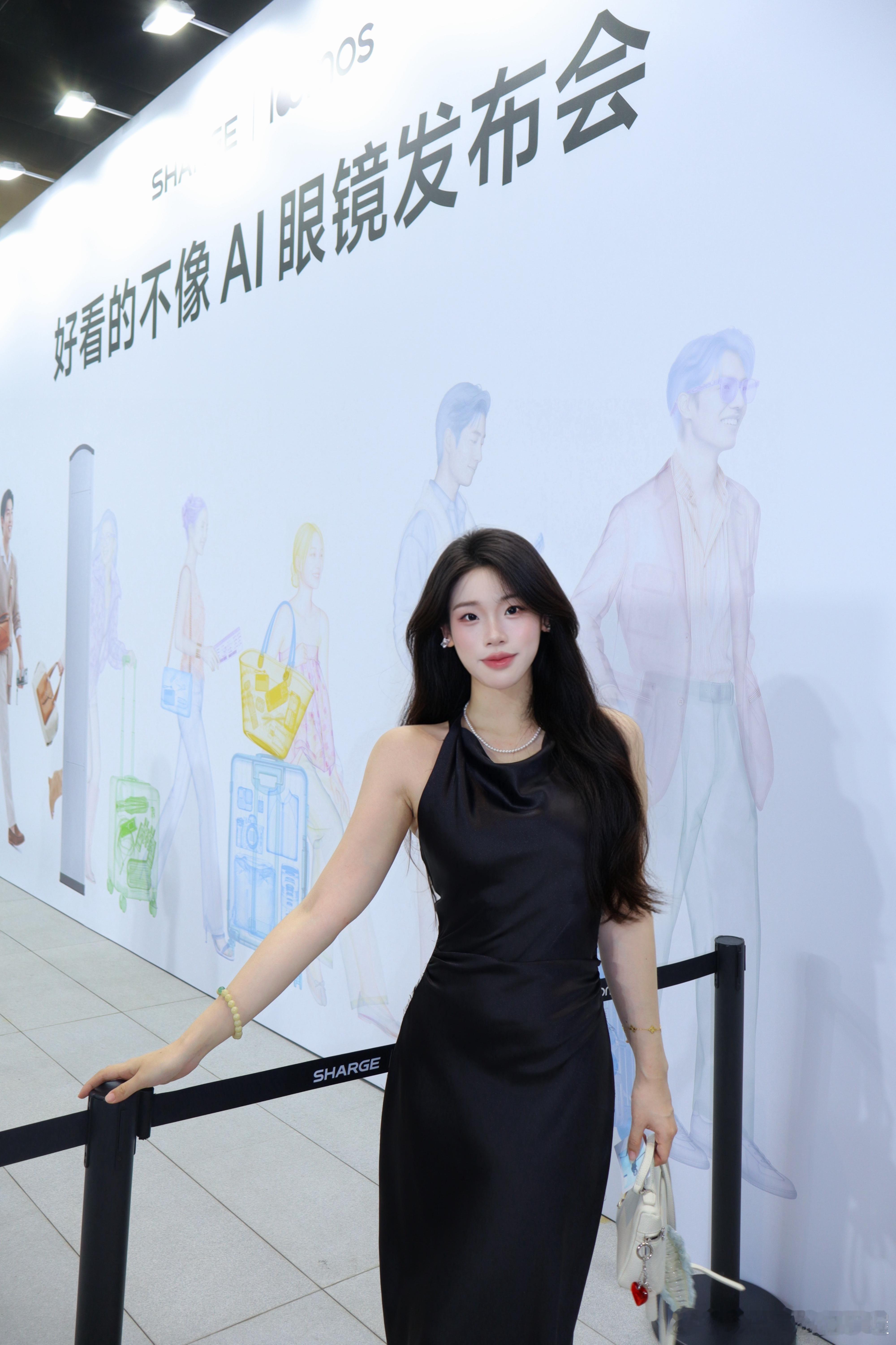 老天爷请让我一直这样幸福下去……  ​
