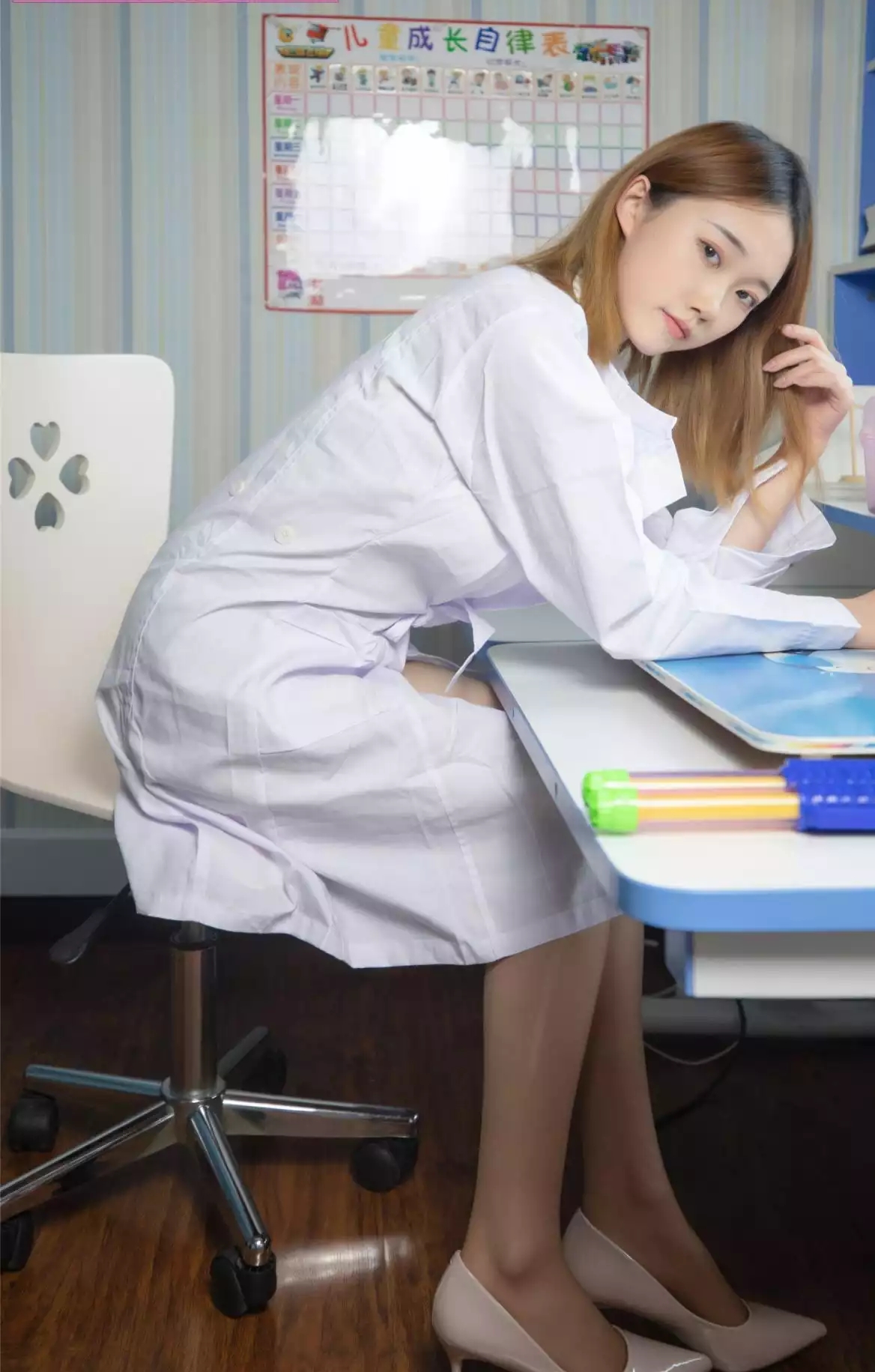 元气满满的办公日常，元气少女的一天！💼💻✨