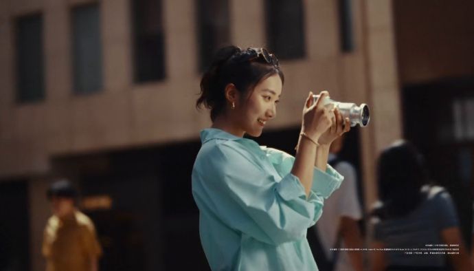 #Mate90系列今日发布即开售# 

这一代外观风格好年轻化 ​