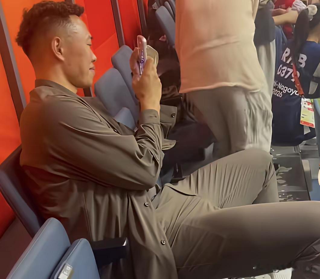 中国女排队长的绯闻男友贺希宁是中国男篮运动员，还是有实力的