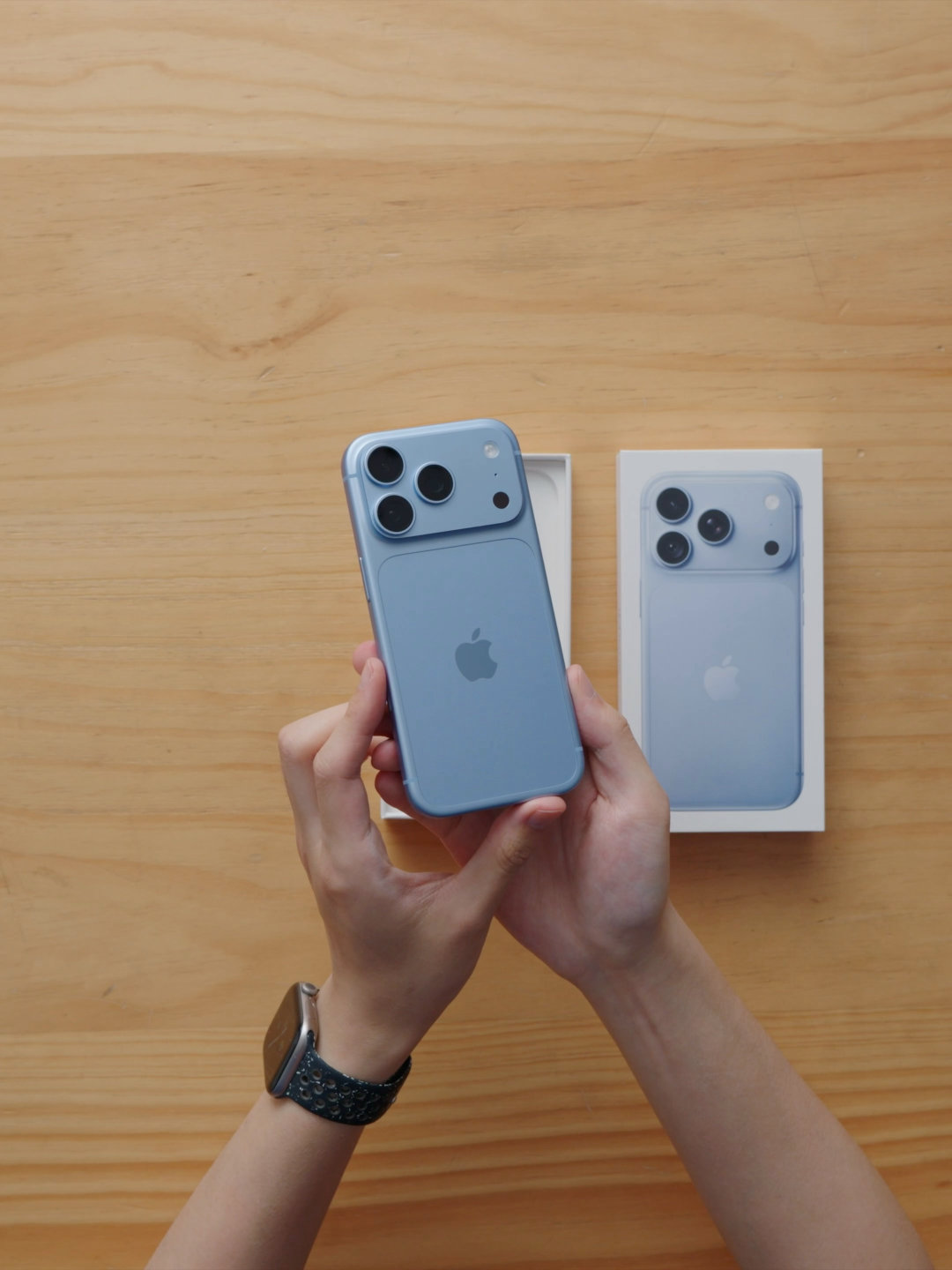 这两天 iPhone 18 Pro 和 Air 混用，感觉Air这个充电速度就跟没在充一样…[柯基]

主要问题还是两张esim，没来得及去一个名为“中国移动营业厅”的大卡针去换卡[微笑] ​