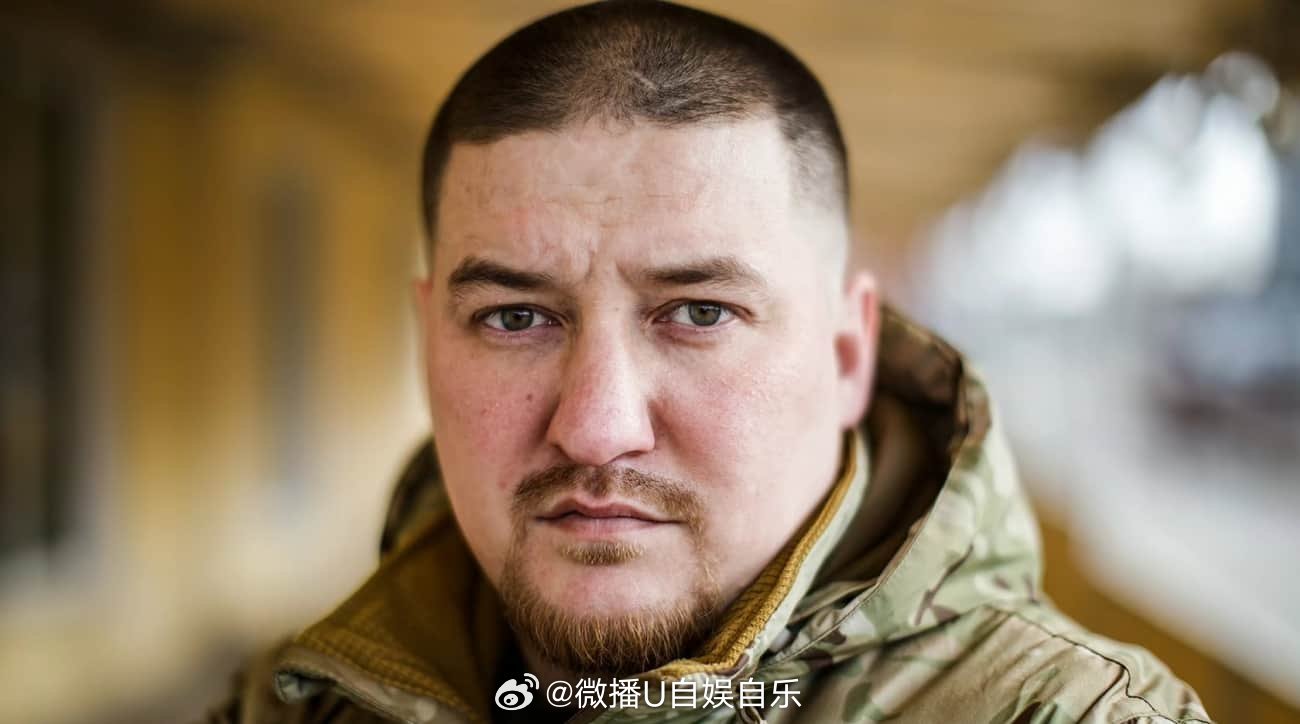 据《乌克兰真理报》消息，前第80空降突击旅旅长、现任第7空降突击军副司令埃米尔·伊什库洛夫上校将接替奥列克西·迈斯特连科准将，出任乌军第11军军长。该军负责保卫具有重要战略意义的斯拉夫扬斯克-克拉马托尔斯克地区。《乌克兰真理报》称，此前伊什库洛夫被奥列克桑德尔·西尔斯基免职，如今乌军总司 ​