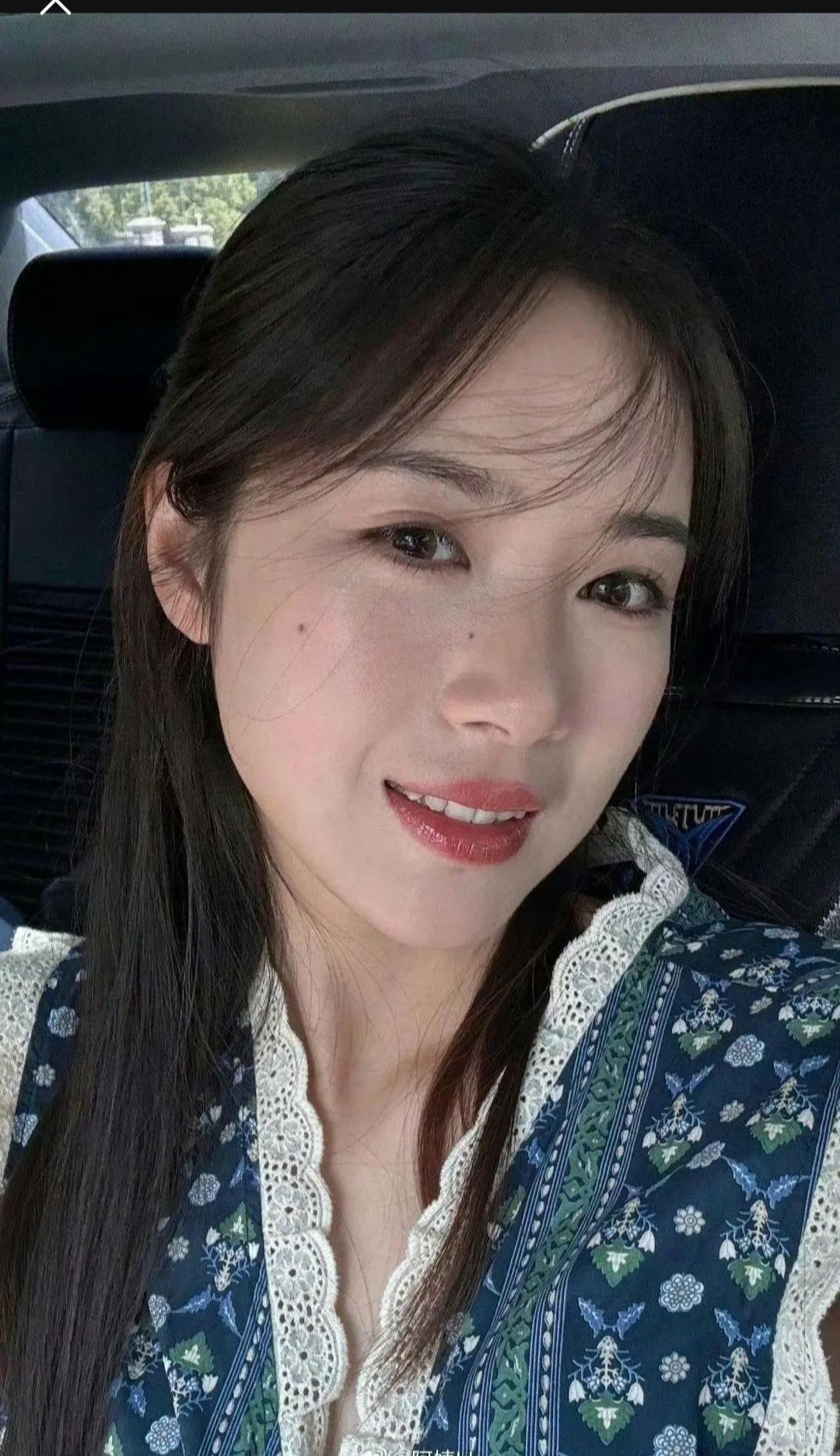 素颜的美女永远都好看[赞]