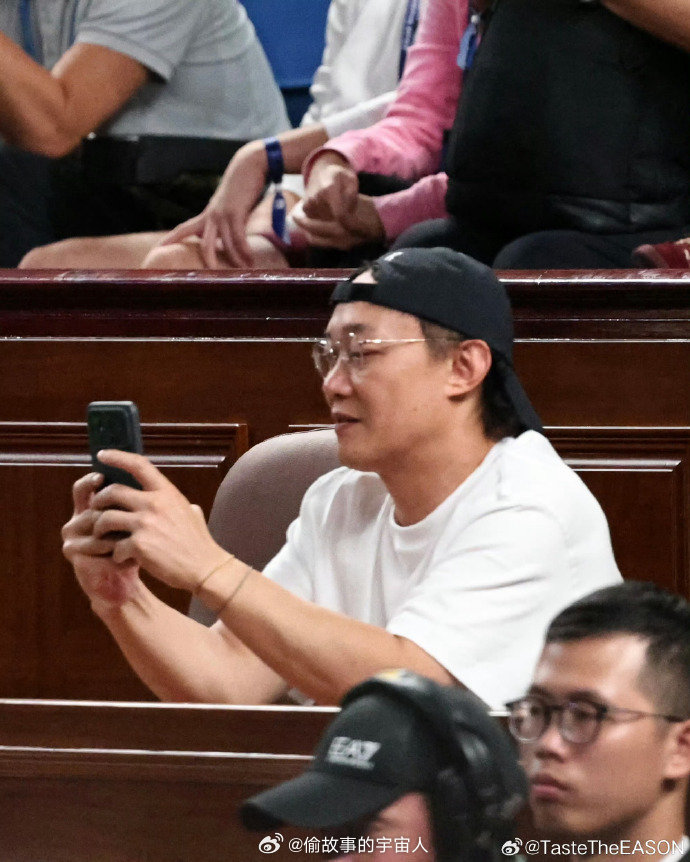 陈奕迅作为代言人还是非常合格的[捂嘴哭] ​