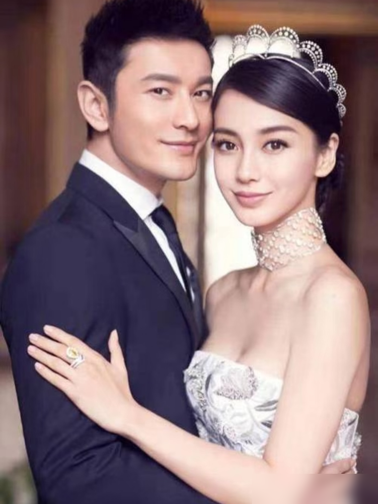 黄晓明48岁选女友的坑，连伍佰都躺枪？
最近扒他四段感情，秦岚李菲儿杨颖叶珂，全是扯不清的瓜，结局全不圆满。记者上次追李菲儿，问叶珂和过往恩怨，她全程笑而不答，只说很少看网上的事，不方便评论。至今没见杨颖方对她有强硬表态，反而她自己避得干干净净。
原来越不凑前任热闹的人，越能保住自己的体面，这才