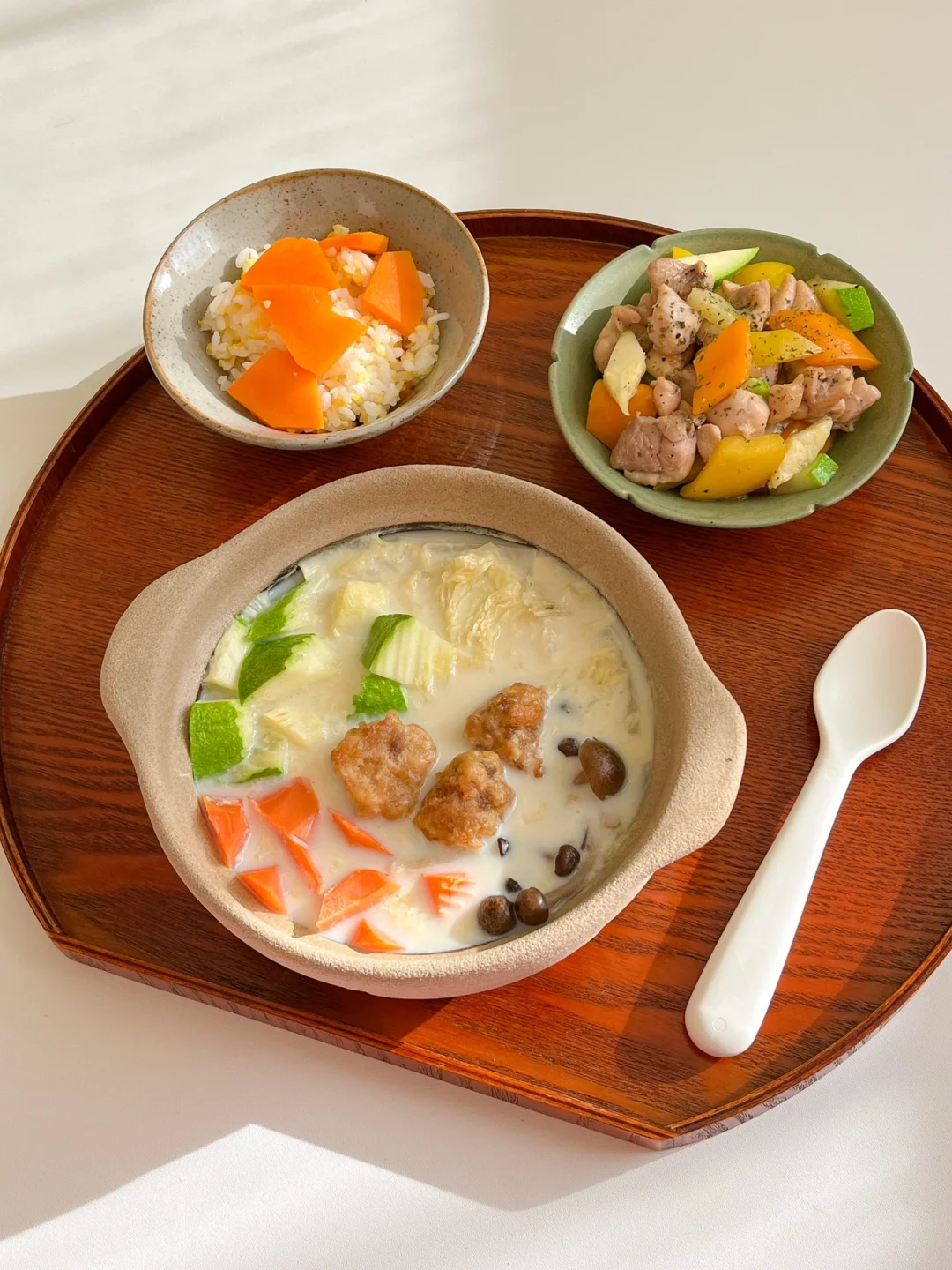 健康饮食｜冬天只想喝点热乎乎的豆乳砂锅汤