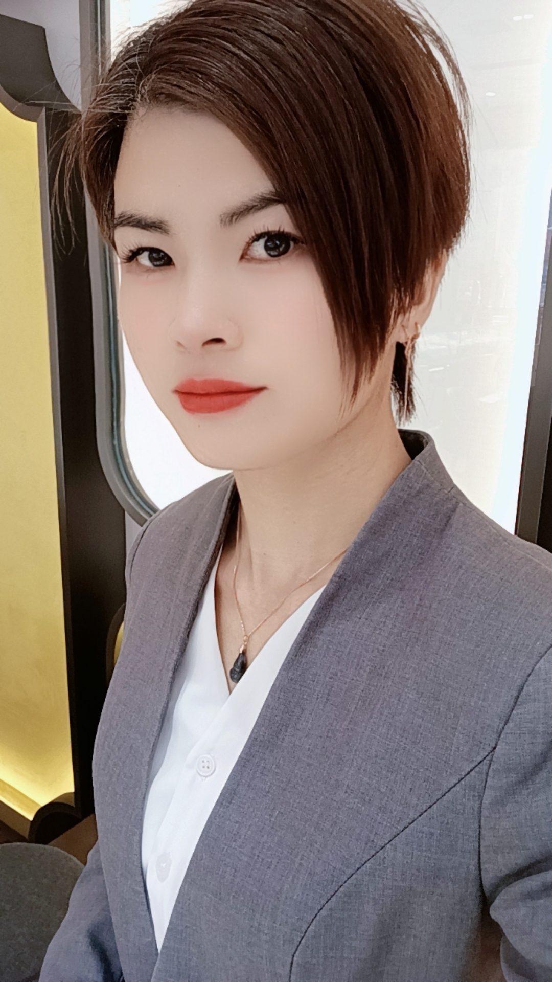 我已到岗上班，期待大家的光临  💎小姐姐