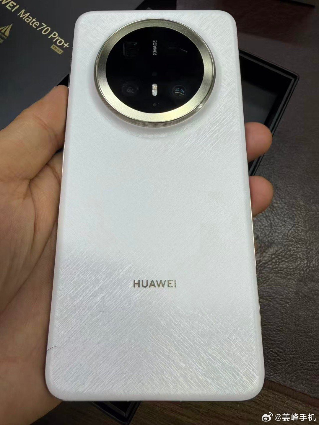 成色好华为Mate 70 Pro +16+512羽衣白 ，原装电池94  3699元 ​