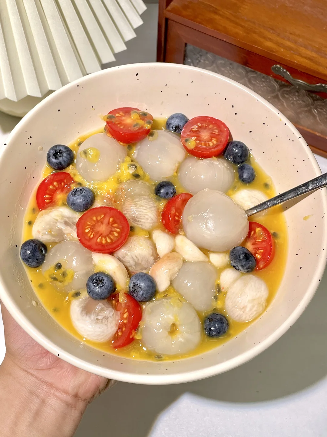 不知道啊，反正这一碗很曼妙。。。。。