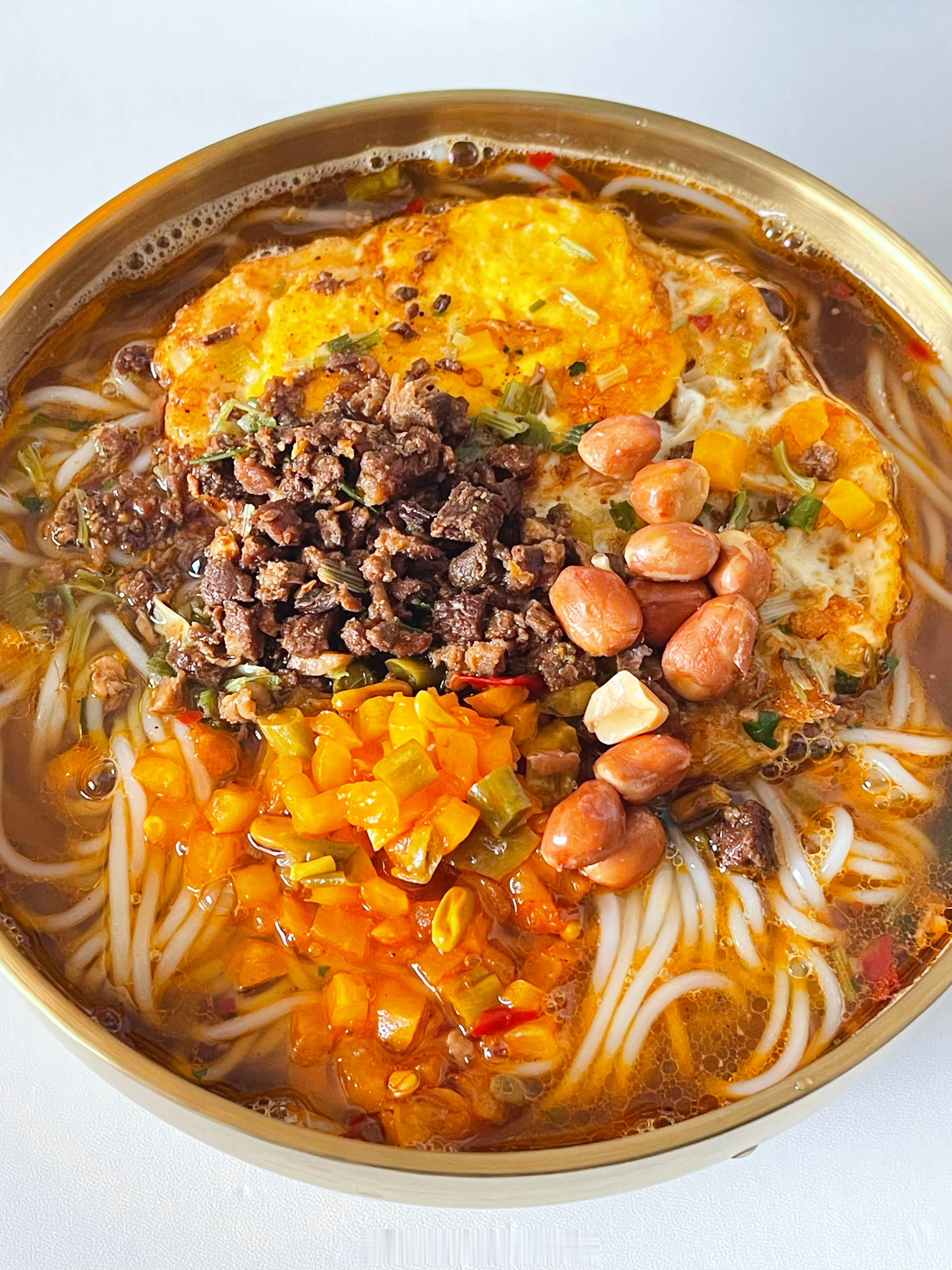 今天早餐给奥斯卡复刻了KFC的法风烧饼，一个没吃够，又加了一个猪扒堡面...