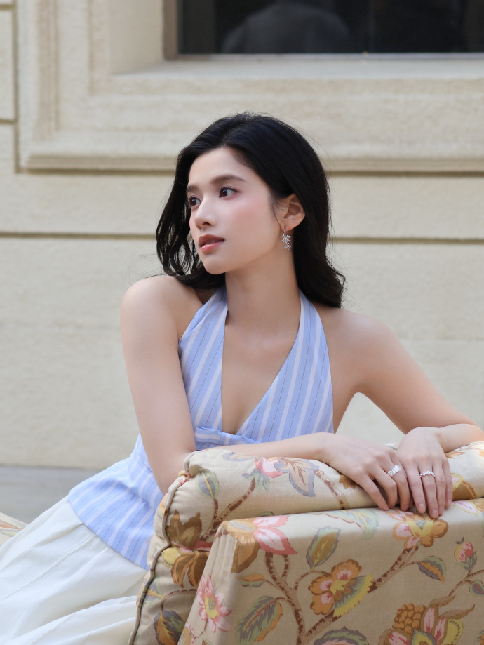 纯欲风的张婧仪
你会好好爱她的是吗 ​