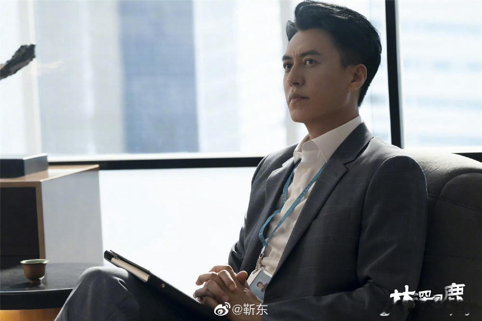 #靳东[超话]#  怎么会有这么帅的男人 ​