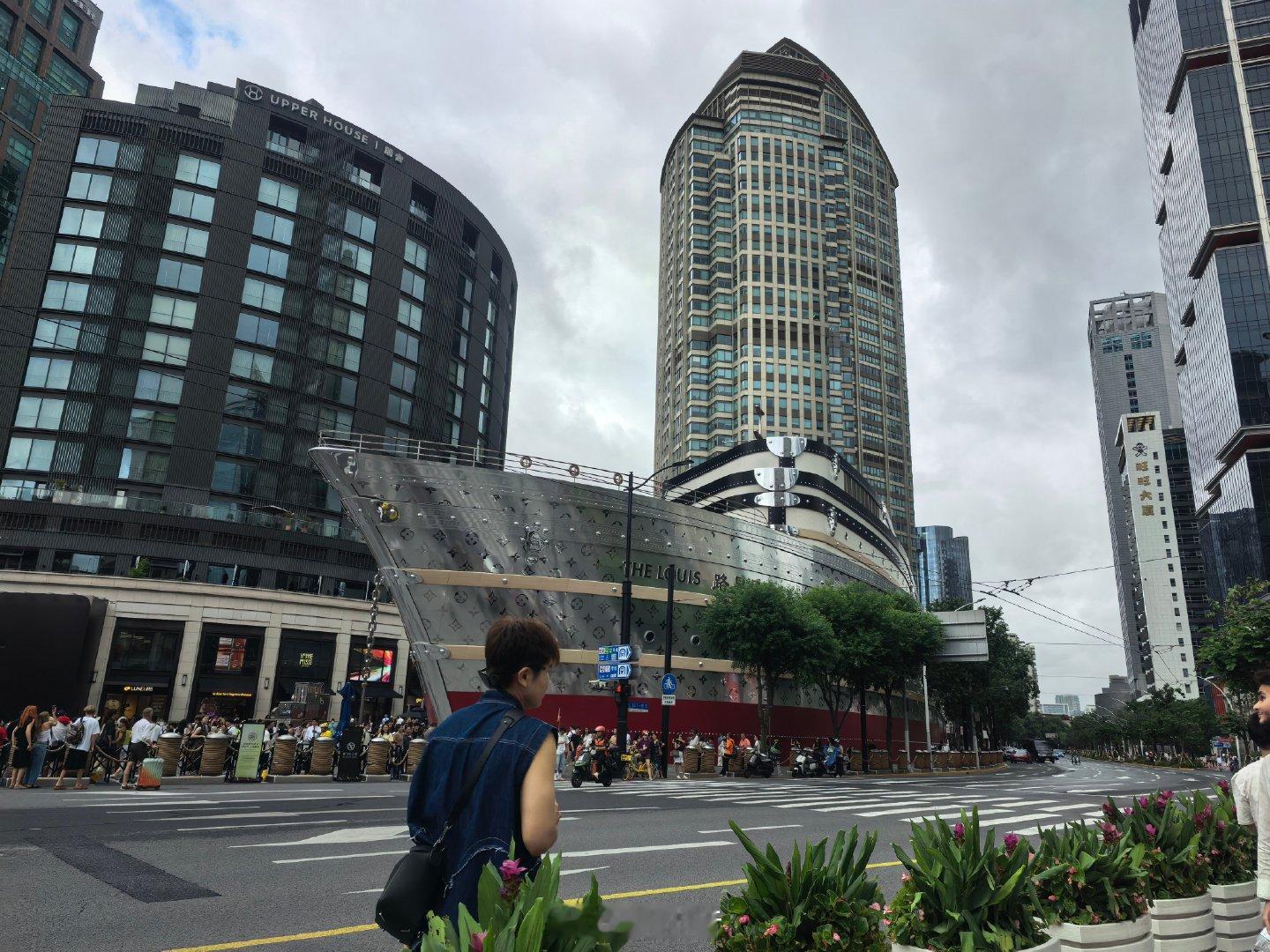 废话很多 换个社媒略略[超话] 周末很好-天气很舒服-路过的风景都美好...