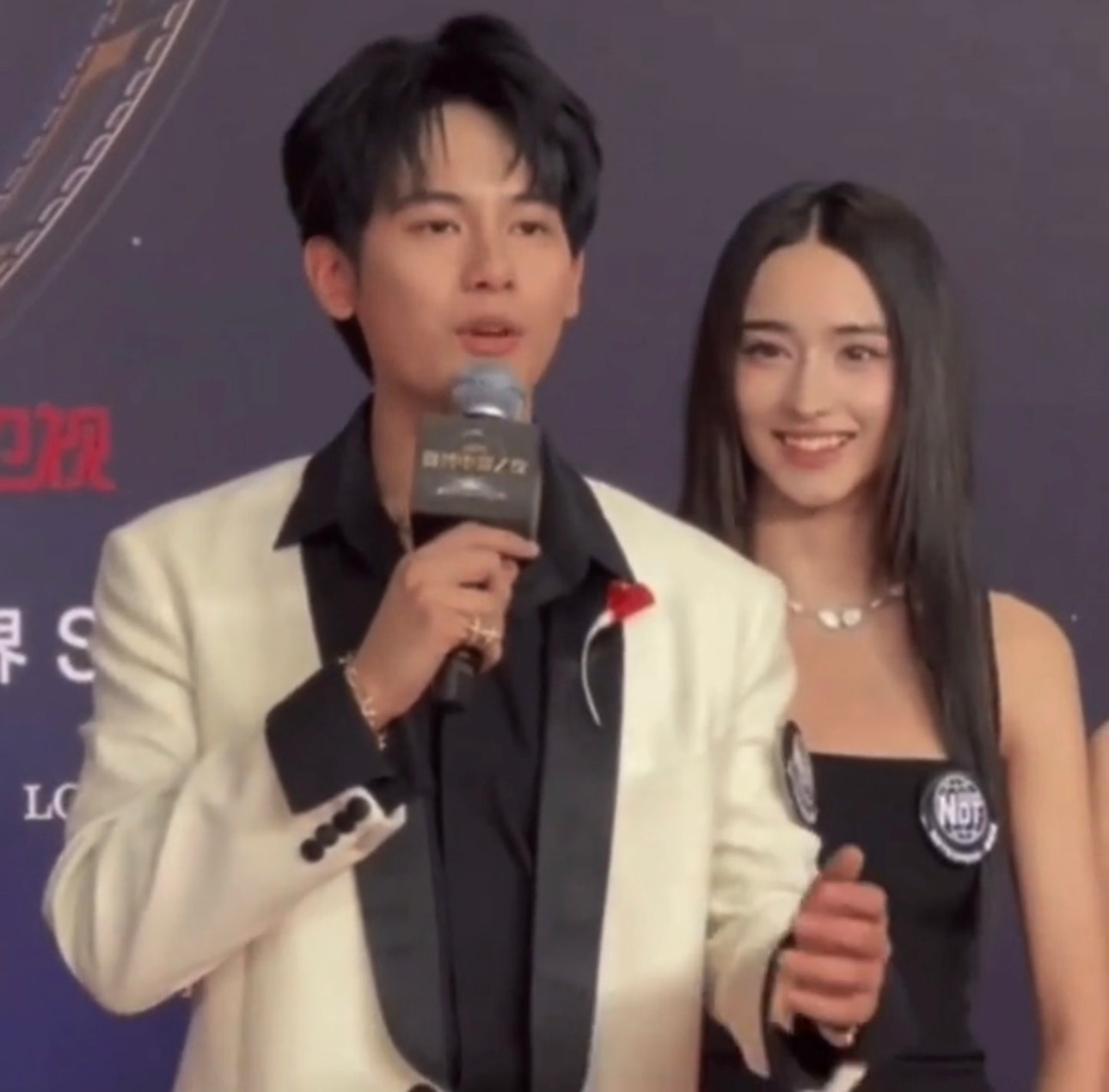 #曝胡先煦李宛妲买房#
真的假的？胡先煦李宛妲这是直接跳过官宣买房了？

家人们就在刚刚刘大锤又发力了！说他俩买新房同居了，李宛妲收工直接回胡先煦家，第二天小胡吃完麻辣烫也回去了。掐指一算这俩人从《异人之下》到现在都四年了。现在又二搭《十日终焉》，这是公费谈恋爱吧？

话说他俩到底啥时 ​