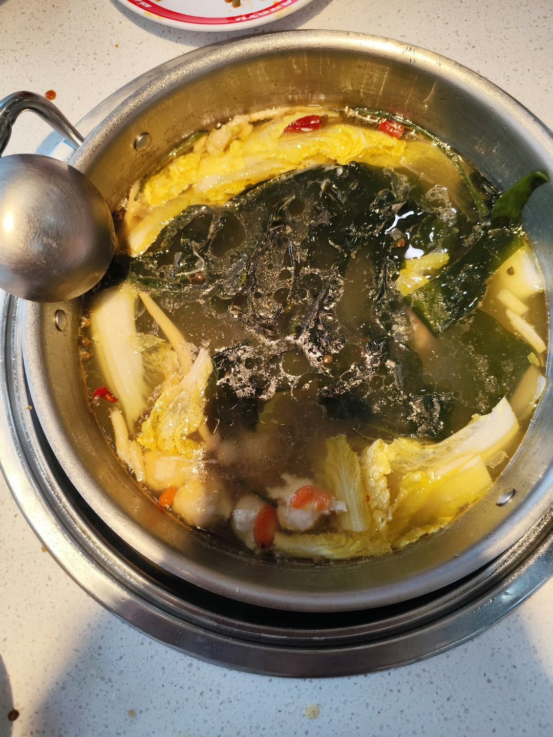 我是一个特别夸张的人？其实，我也不想啊！我也很痛苦啊！而且是，非常痛苦。

我非常爱姨妈。最开心的事，就是和姨妈一起吃好吃的，再说点心里的小秘密。但是，每次和姨妈吃饭后，回来一定不舒服，一定拉肚子，当月痛经加重，那些饭菜，看着都挺高大上的。姨妈花钱也不少！

妈妈也经常和姨妈一起吃饭 ​
